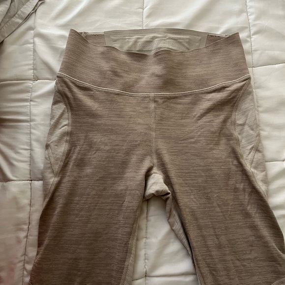 Outdoor Voices Move Free Two Tone 7/8 Leggings - Picture 3 of 5